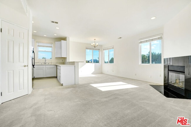 Photo - 5430 Bellingham Ave Unit 306