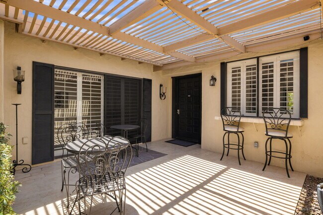 Photo - 337 Villena Way