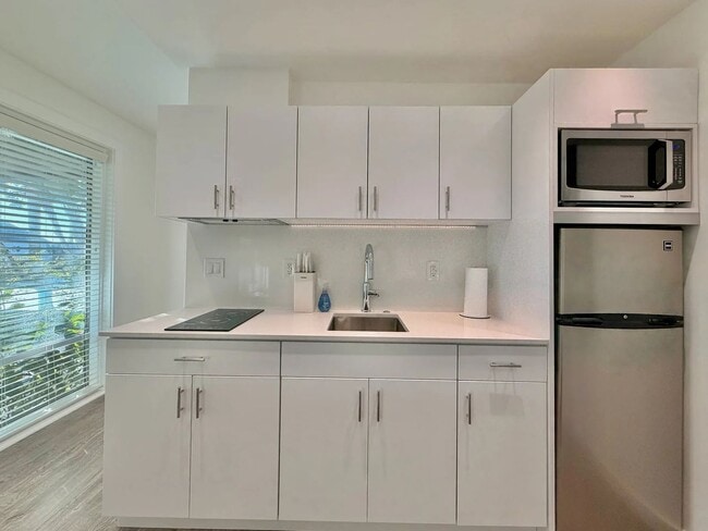 Photo - Wilshire Embassy Apartments