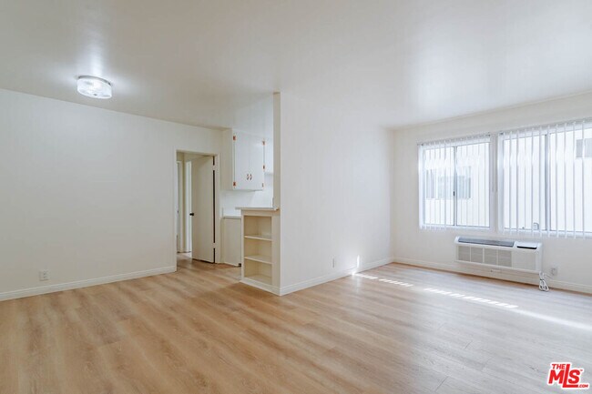 Photo - 758 N Hudson Ave Unit 3