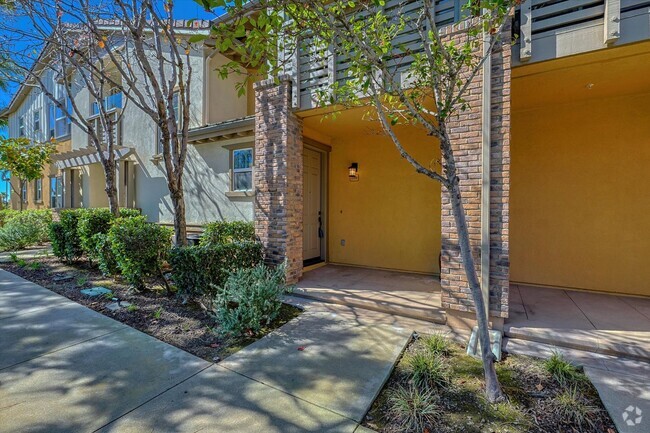 Building Photo - 2 Bed | 2 Bath | 1,293 Sq Ft Rental