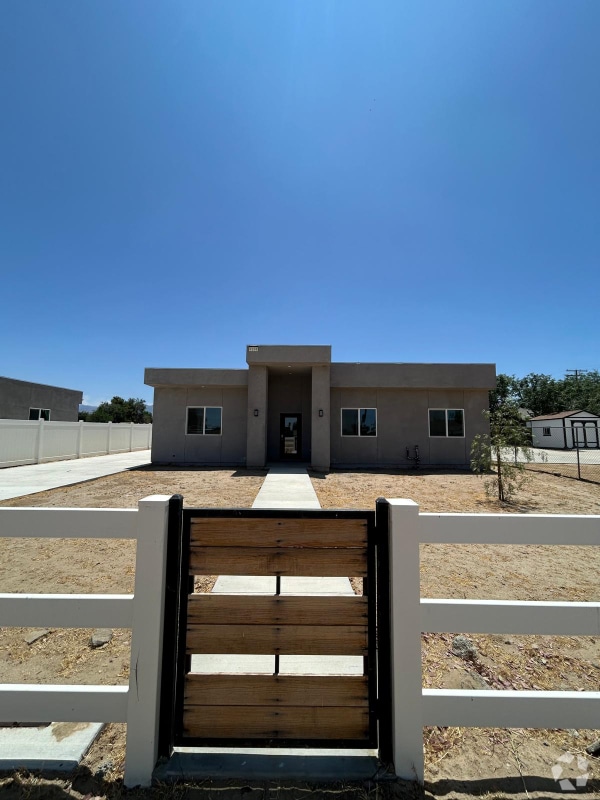 Building Photo - 9208 E Ave T 6 Rental