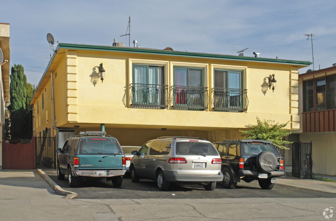 Photo - 1054 S Wooster St Apartments