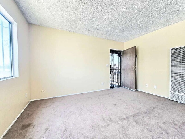 Photo - 8868 Wall St