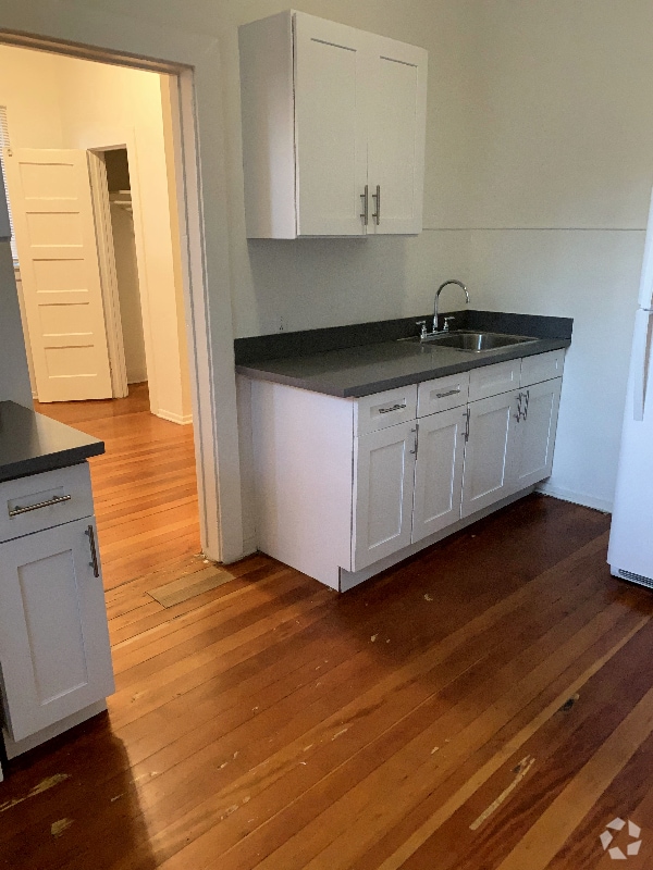 Building Photo - 1114 Poinsettia Dr Unit 104 Rental