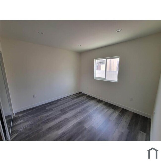 Photo - HOOPER Unit 8719.5