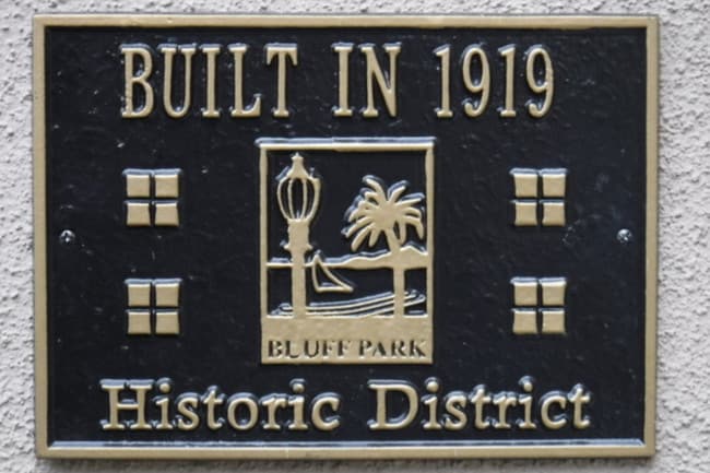 Building Photo - 2322 E 2nd St Unit 3