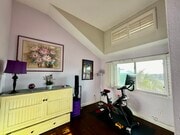 White walls - 3666 3rd Ave Unit 3666 3rd Ave