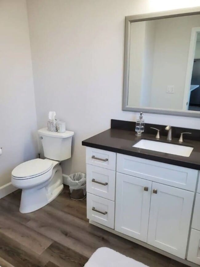 Photo - 1558-1564 Ebers St Unit 1562