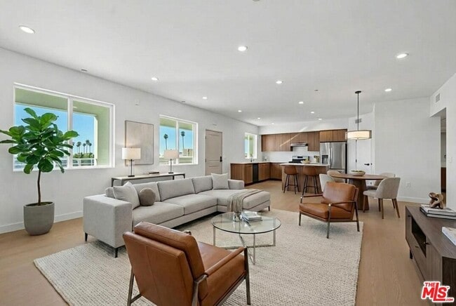 Building Photo - 1717 Winona Blvd Unit 202