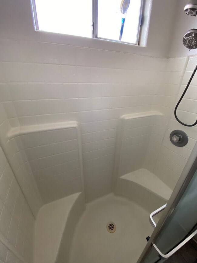 Photo - 825 Raaberg Way Unit B