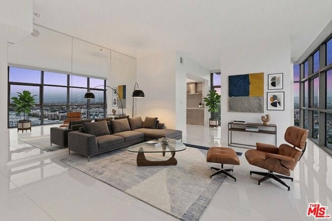 Building Photo - 13700 Marina Pointe Dr Unit 1915