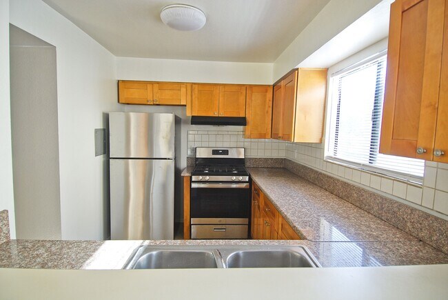 Photo - 1444 W 227th St