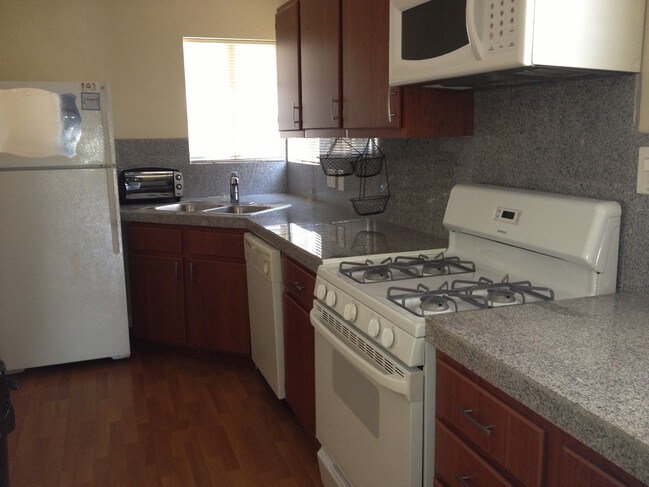 Photo - 4970 1/2 S Centinela Ave Unit Back