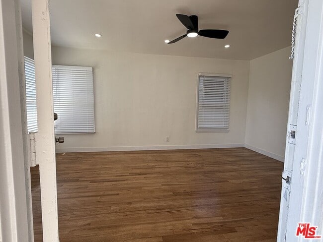 Photo - 2618 S Barrington Ave