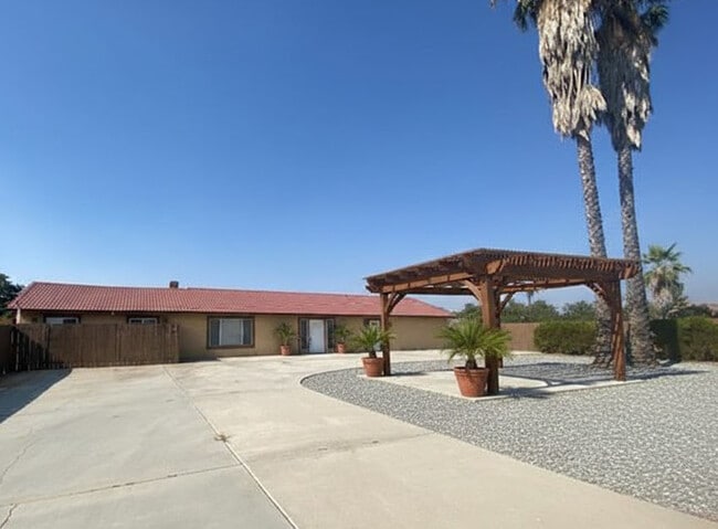 Building Photo - 27630 Baroni Rd