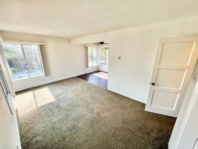 Photo - Granada Triplex Unit B