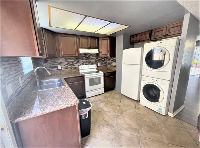 Photo - Cozy 2 bed 1.5 bath apartment in Santa Ana