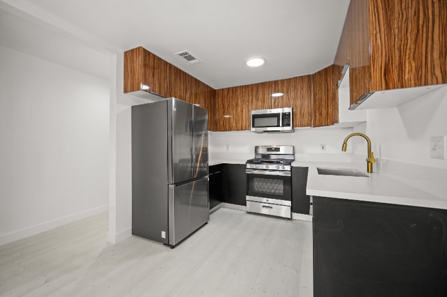 Photo - 920 Everett St Unit E