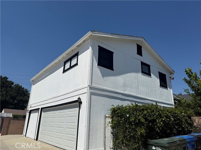 Building Photo - 325 N Vermont Ave