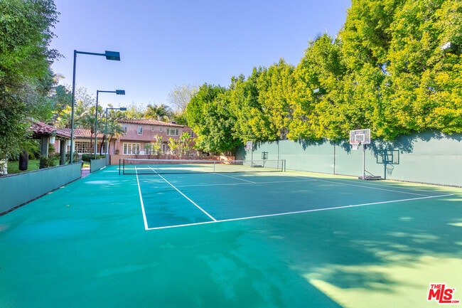 Photo - 806 N Alpine Dr