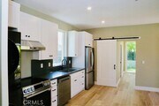 Photo - 729 Center St Townhome