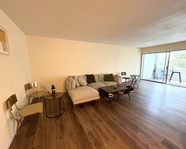 Photo - Ventura Living Made Easy – Updated 2 Bed Condo