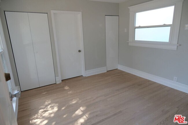 Photo - 1665 W 30th St