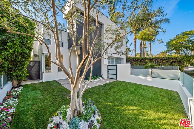 Photo - 363 N Sweetzer Ave