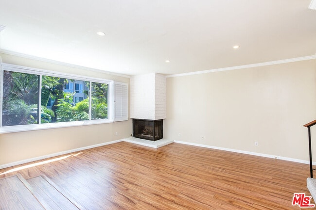 Photo - 910 19th St Unit 111