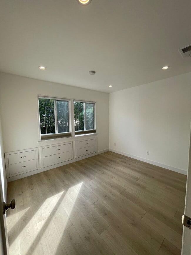 Photo - 2032 Ocean Park Blvd Unit 2032