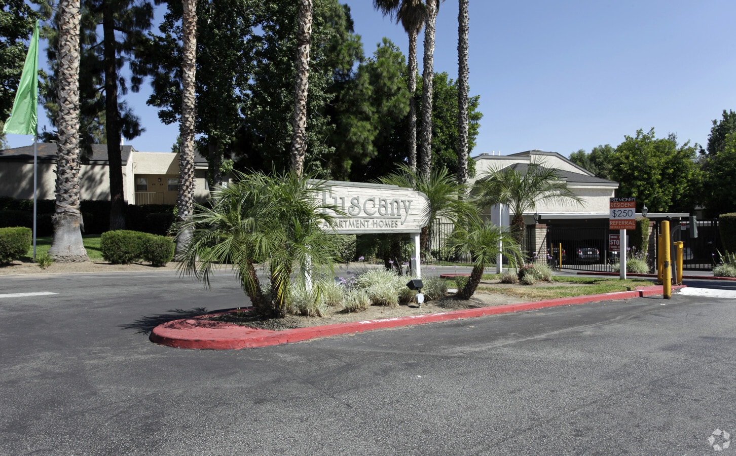 Entrance - Tuscany Apartments