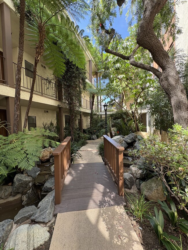 Walkways - 11939 Gorham Ave Unit 207