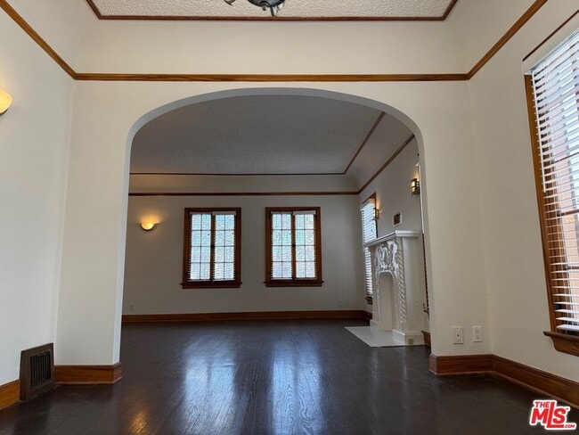 Photo - 832 S Detroit St