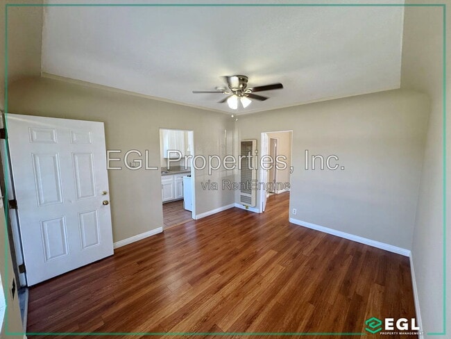 Photo - 648 W 91st St