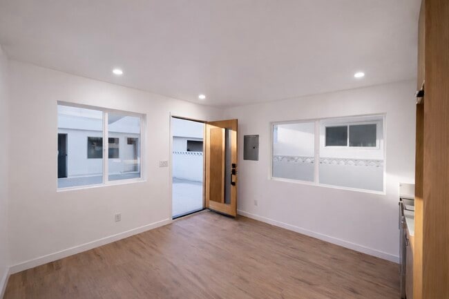 Photo - 12527 Cranbrook Ave