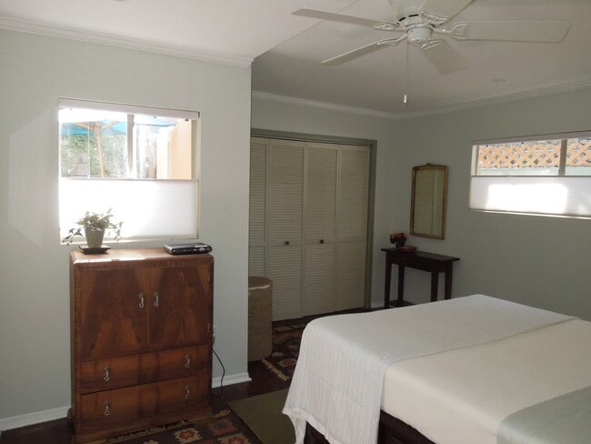 Bedroom #1 - 2408 - 2416 1/2 N. Beachwood Dr