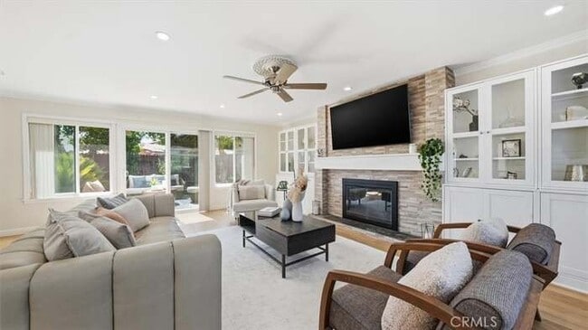 Photo - 25006 Bani Ave