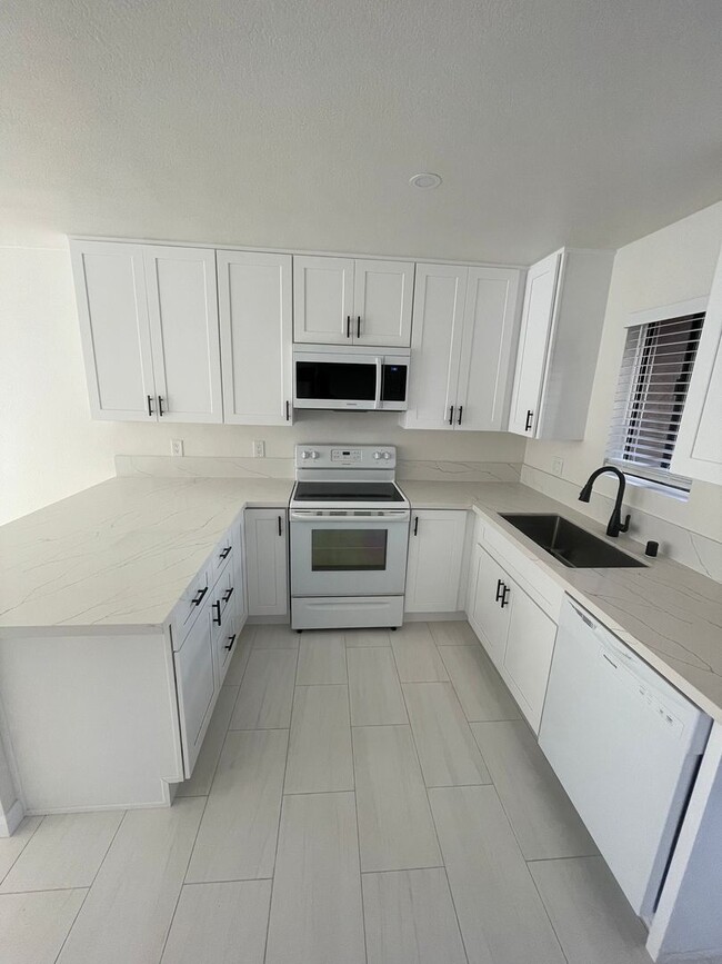 Beautiful Home in Pacific Beach - Beautiful Home in Pacific Beach