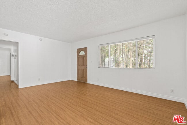 Building Photo - 616 Vernon Ave Unit 1