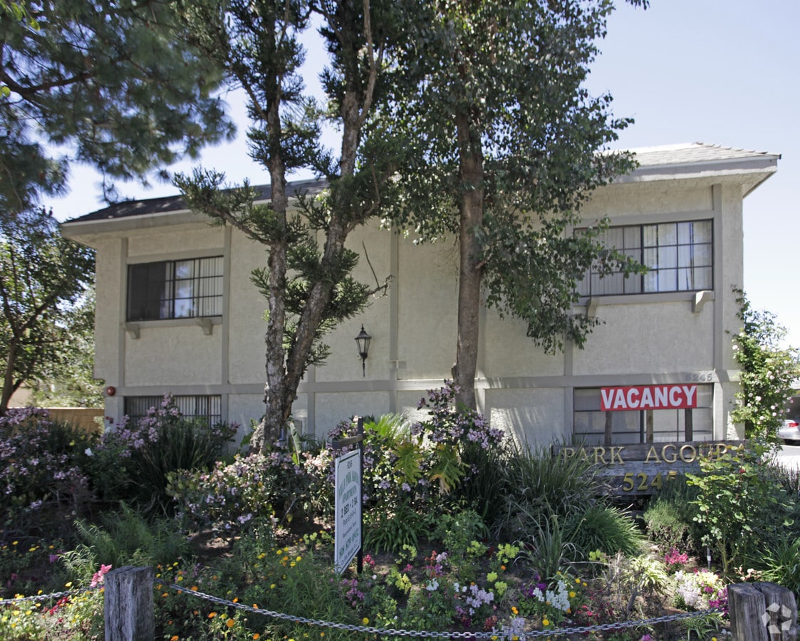 Photo - Villa Park Agoura