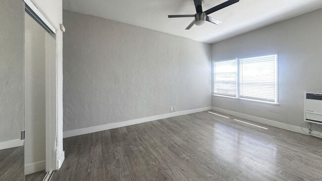 Photo - Budlong Apartments...Newly Renovated Studio...Hardwood Floors! CALL NOW! Unit 2410 D