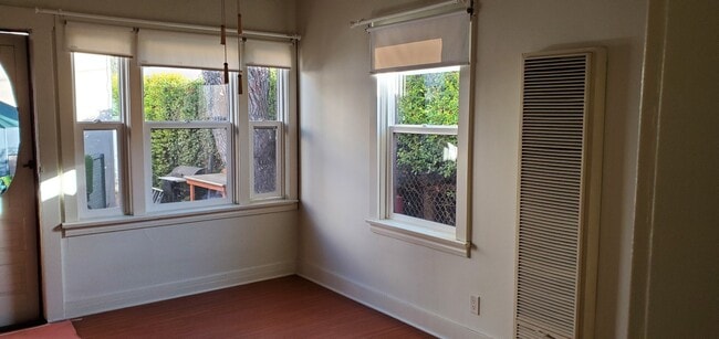 Photo - 1701 1/2 S Burnside Ave Unit 1701 1/2