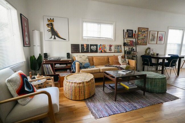 Building Photo - 1631 Morton Ave Unit 1629