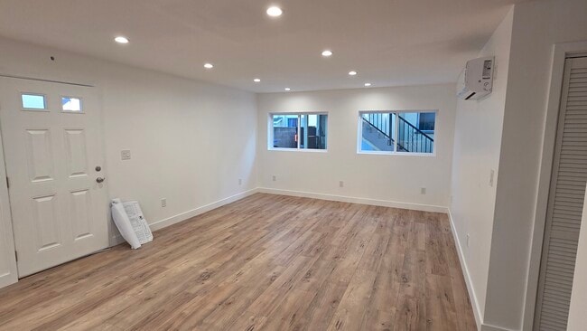 Photo - 805 W Glenoaks Blvd Unit 805 A and B