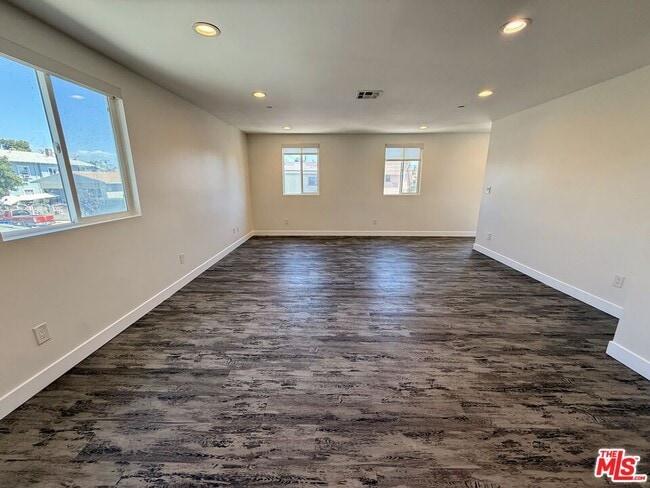 Photo - 3753 Woodlawn Ave Condo Unit 1/2