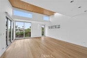 Photo - 404 Grand