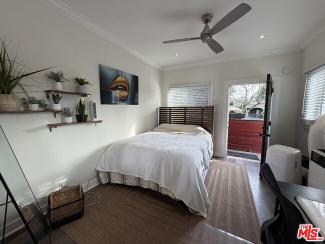 Photo - 5919 Lexington Ave