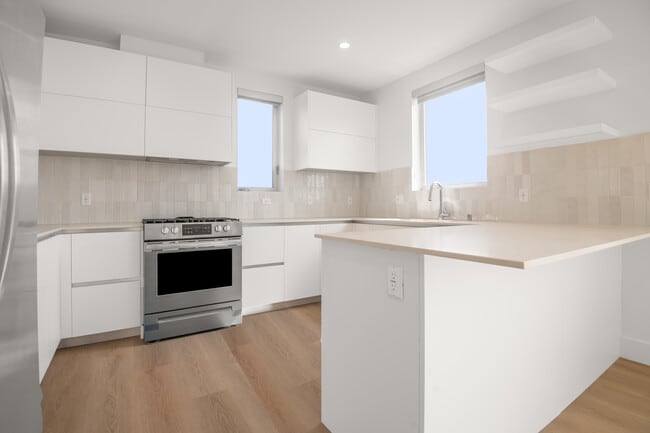 Building Photo - 4418 S Slauson Ave Unit 401