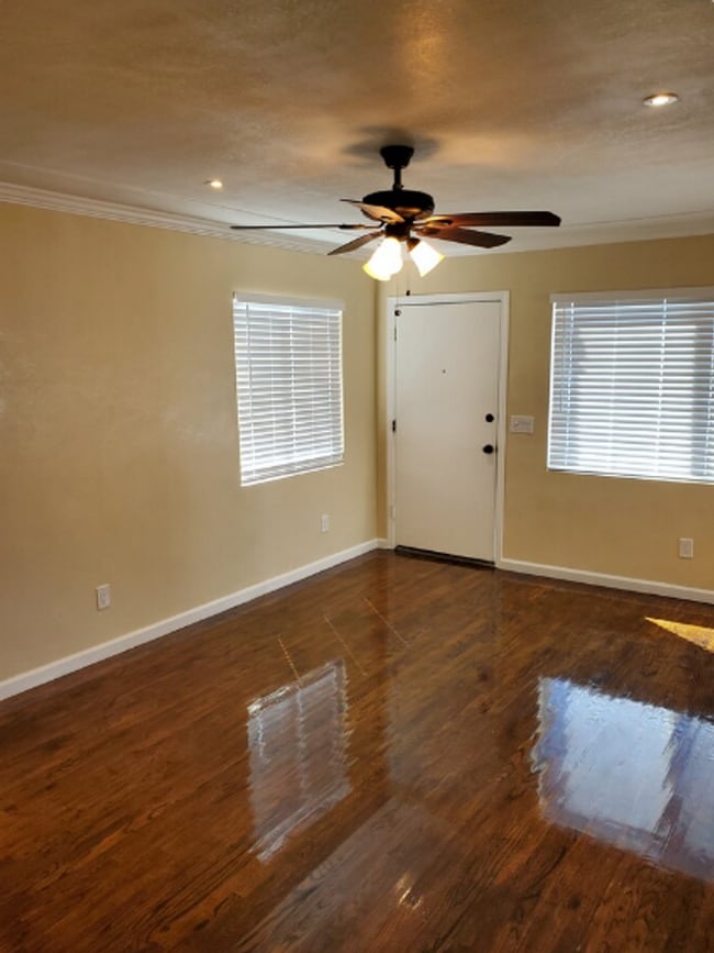 Photo - 3841-3845 Superior Street Unit 3843